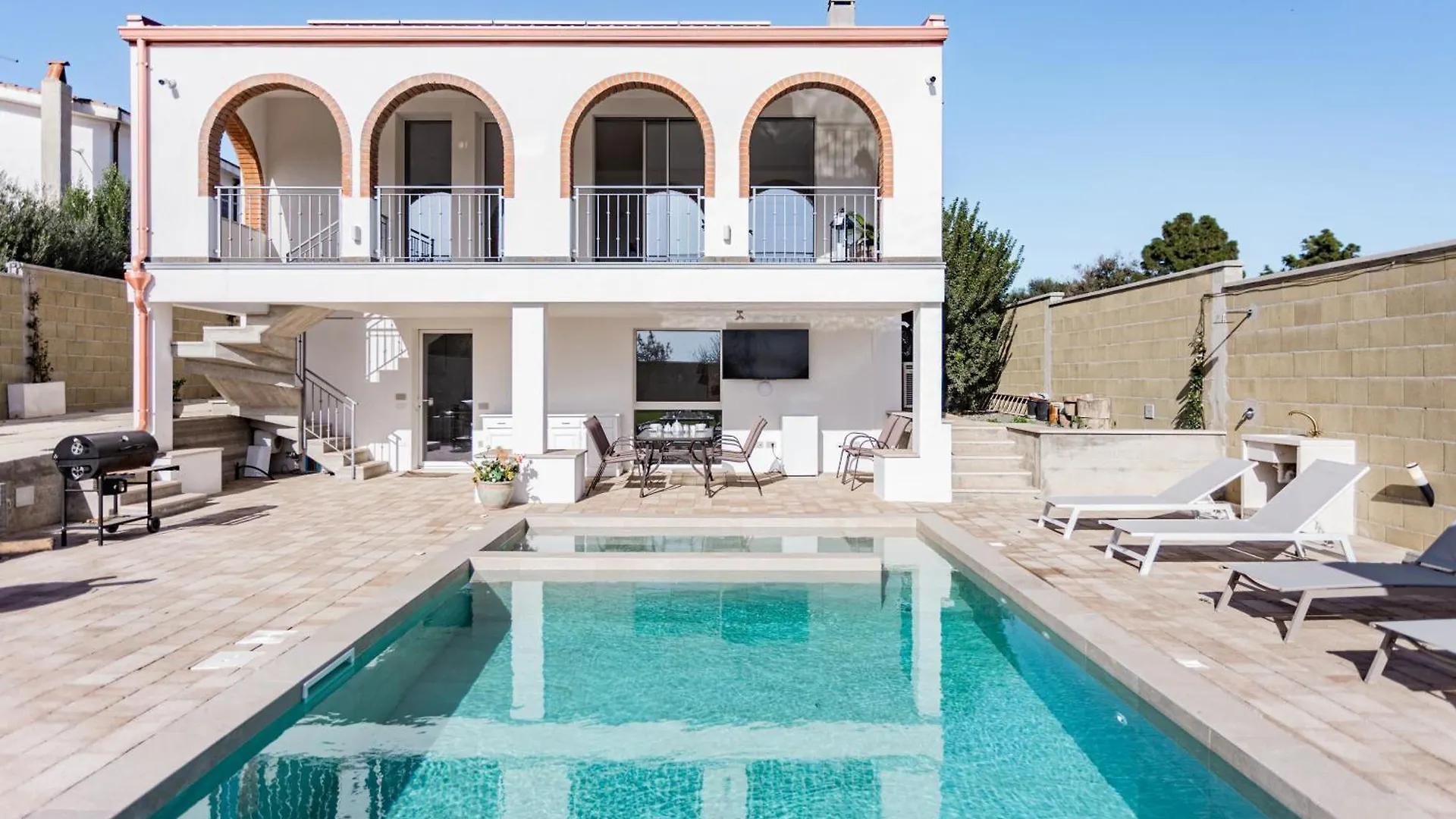 Villa With Heated Pool Quartu Sant'Elena