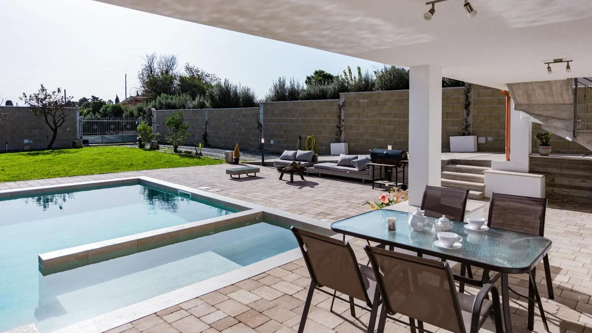 Villa With Heated Pool Quartu Sant'Elena