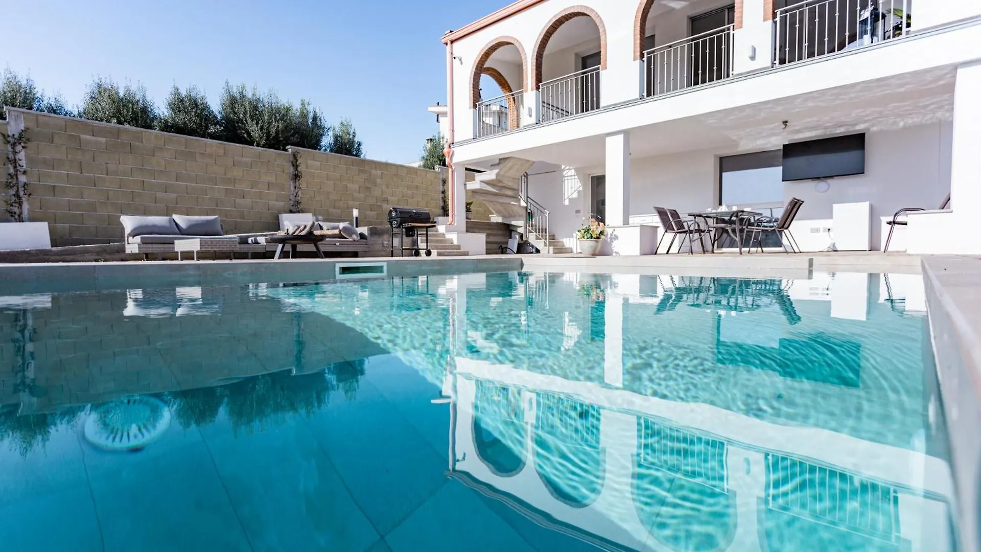 Villa With Heated Pool Quartu Sant'Elena