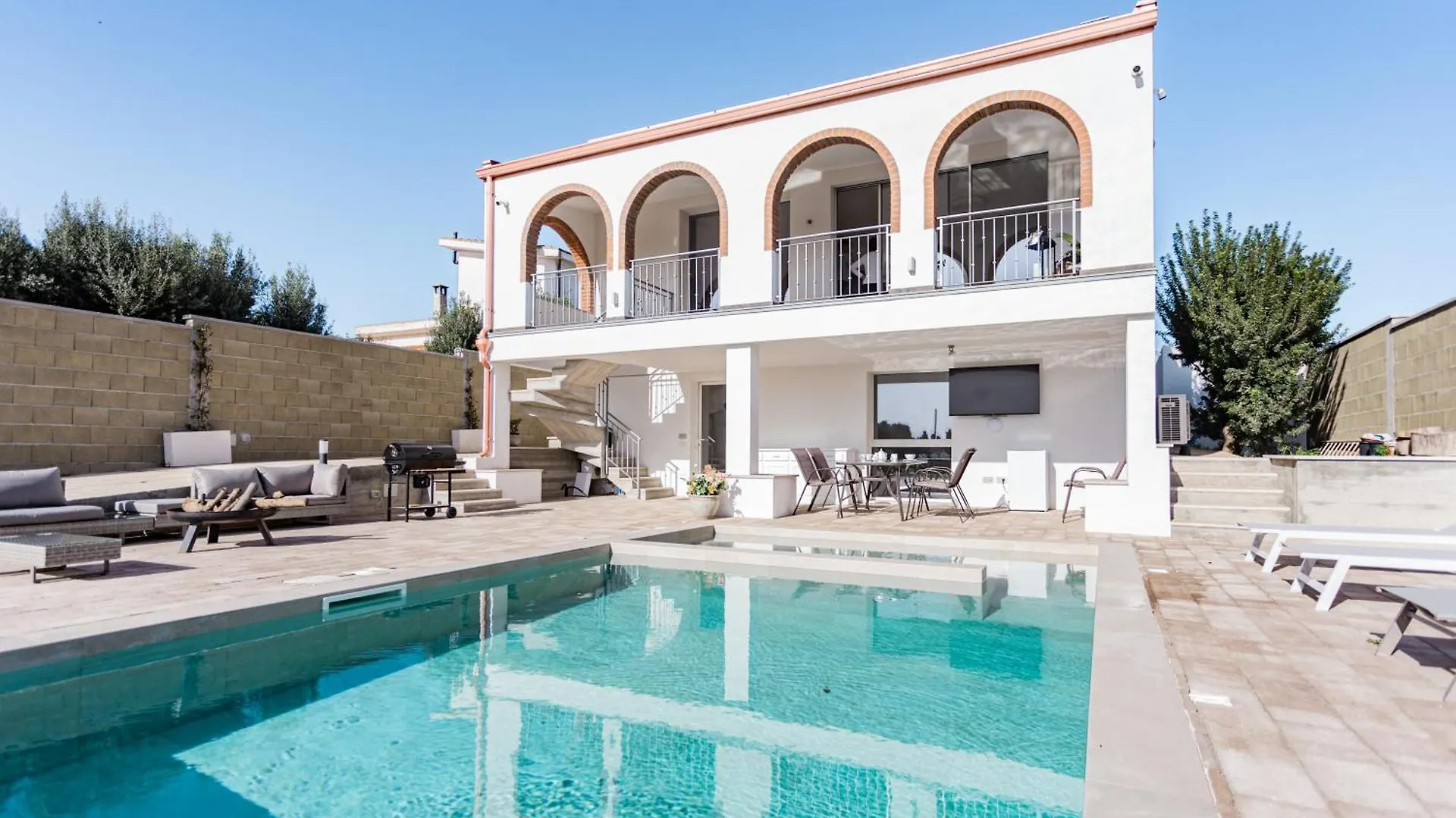 Villa With Heated Pool Quartu Sant'Elena 0*,