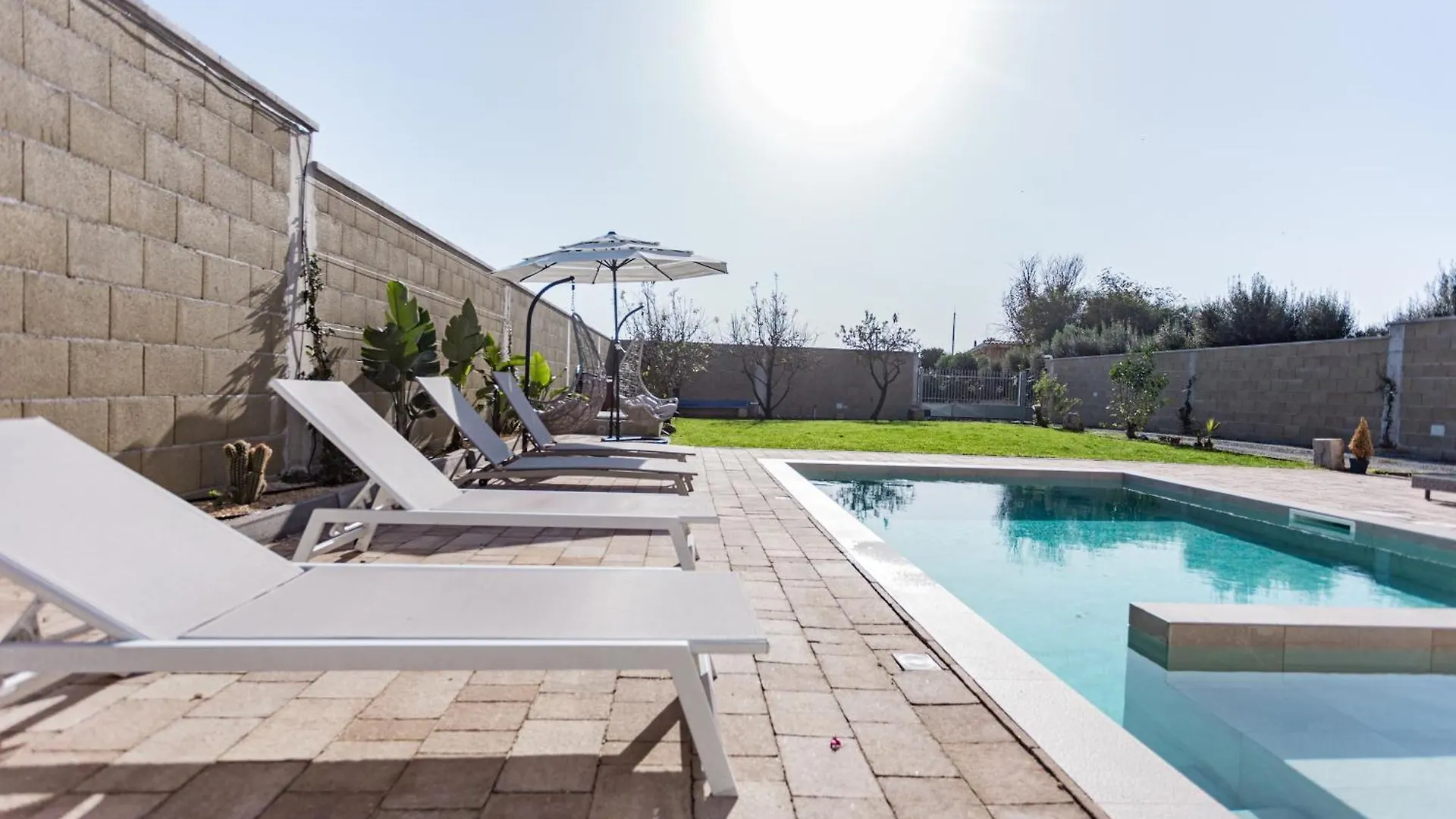 Villa With Heated Pool Quartu Sant'Elena Italy